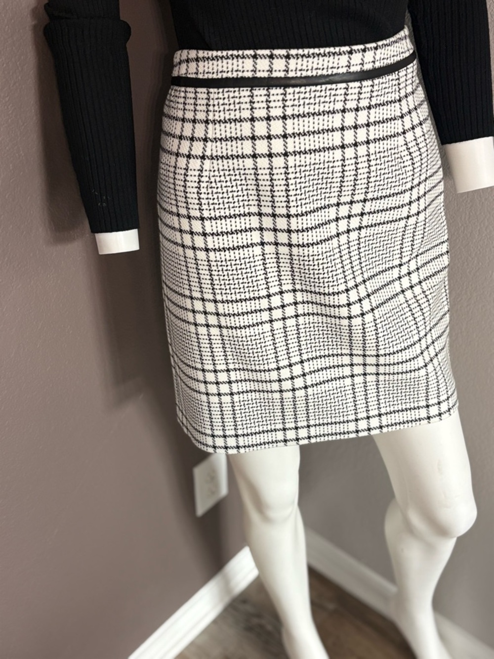 White House Black Market Black and White Plaid Mini Skirt - Picture 2 of 5
